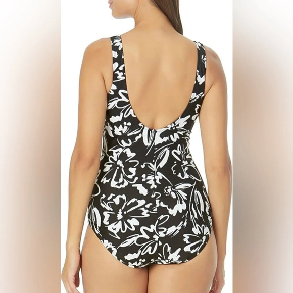 Hurley One piece floral swim suit - Picture 2 of 6